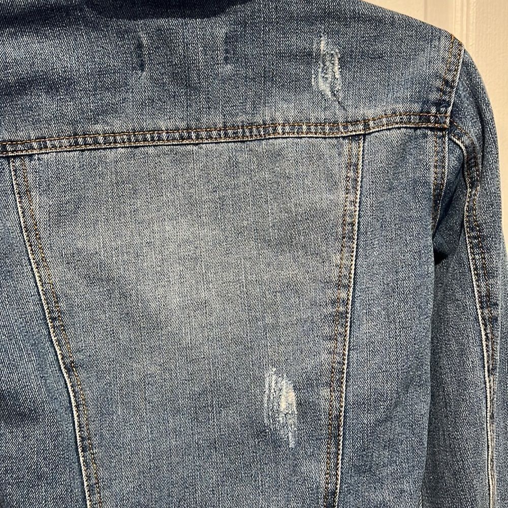 Ci Sono Slightly Distressed Jean Jacket Size Small‎ - Picture 8 of 12